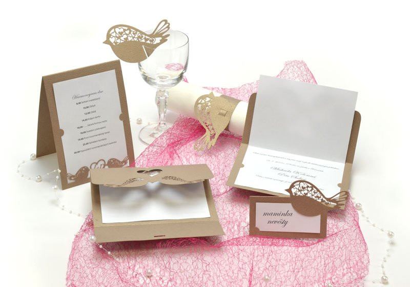 Pozvánka ke svatebnímu stolu, Ptáček, perleťová zlatohnědá, 9 x 5 cm - 1